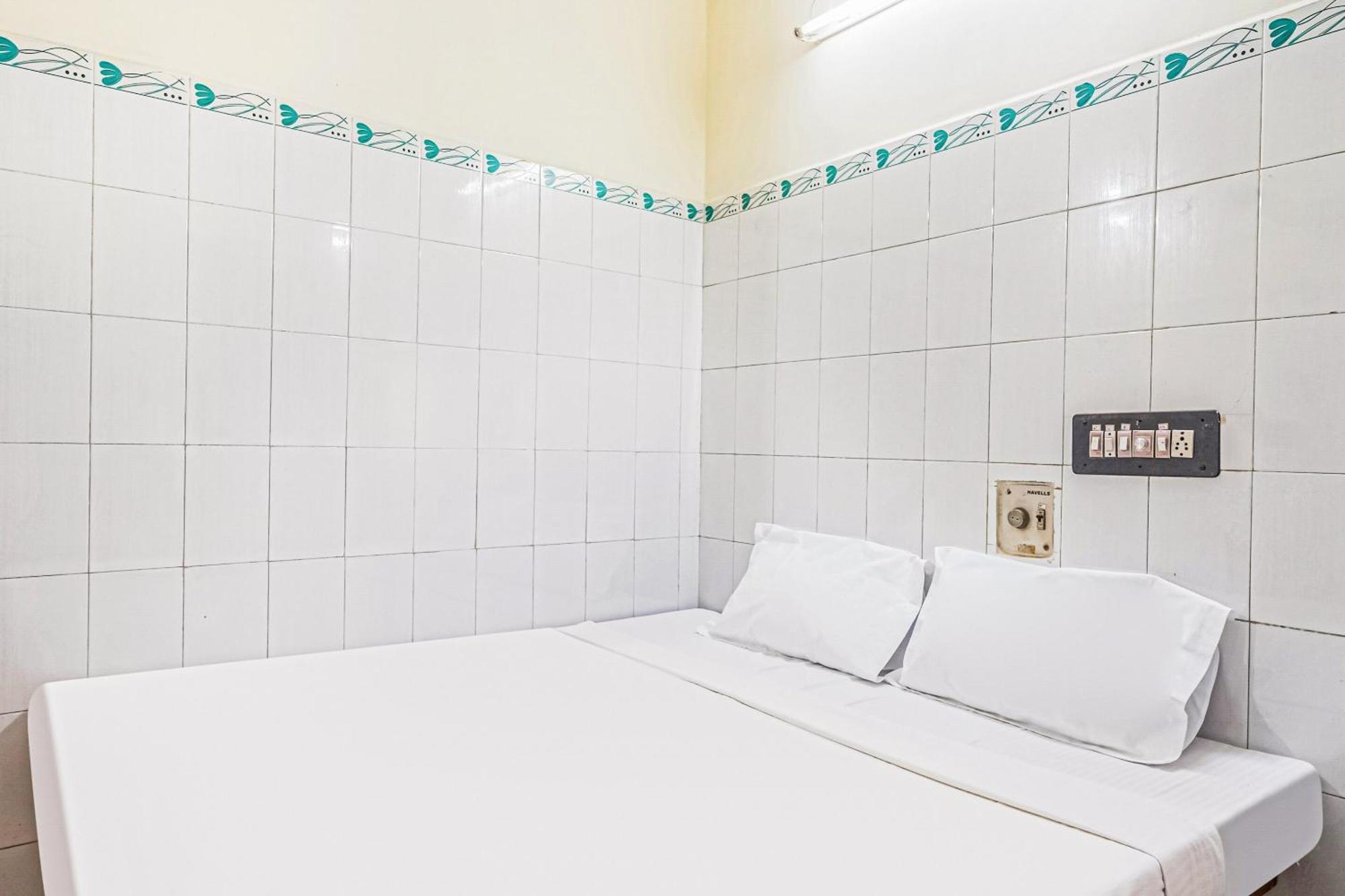 Hotel Spot On Venkata Sai Residency Tirupati Esterno foto