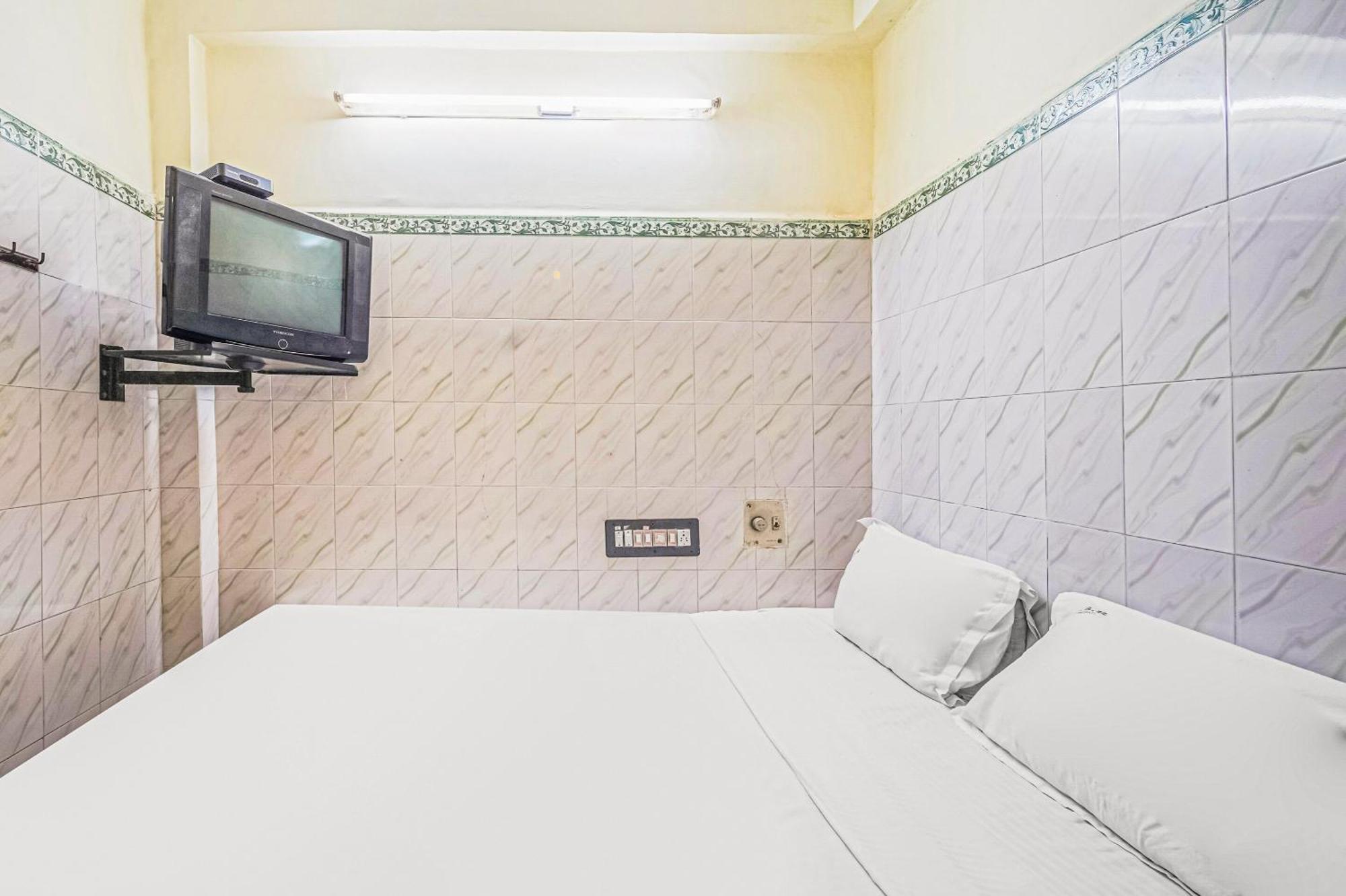 Hotel Spot On Venkata Sai Residency Tirupati Esterno foto