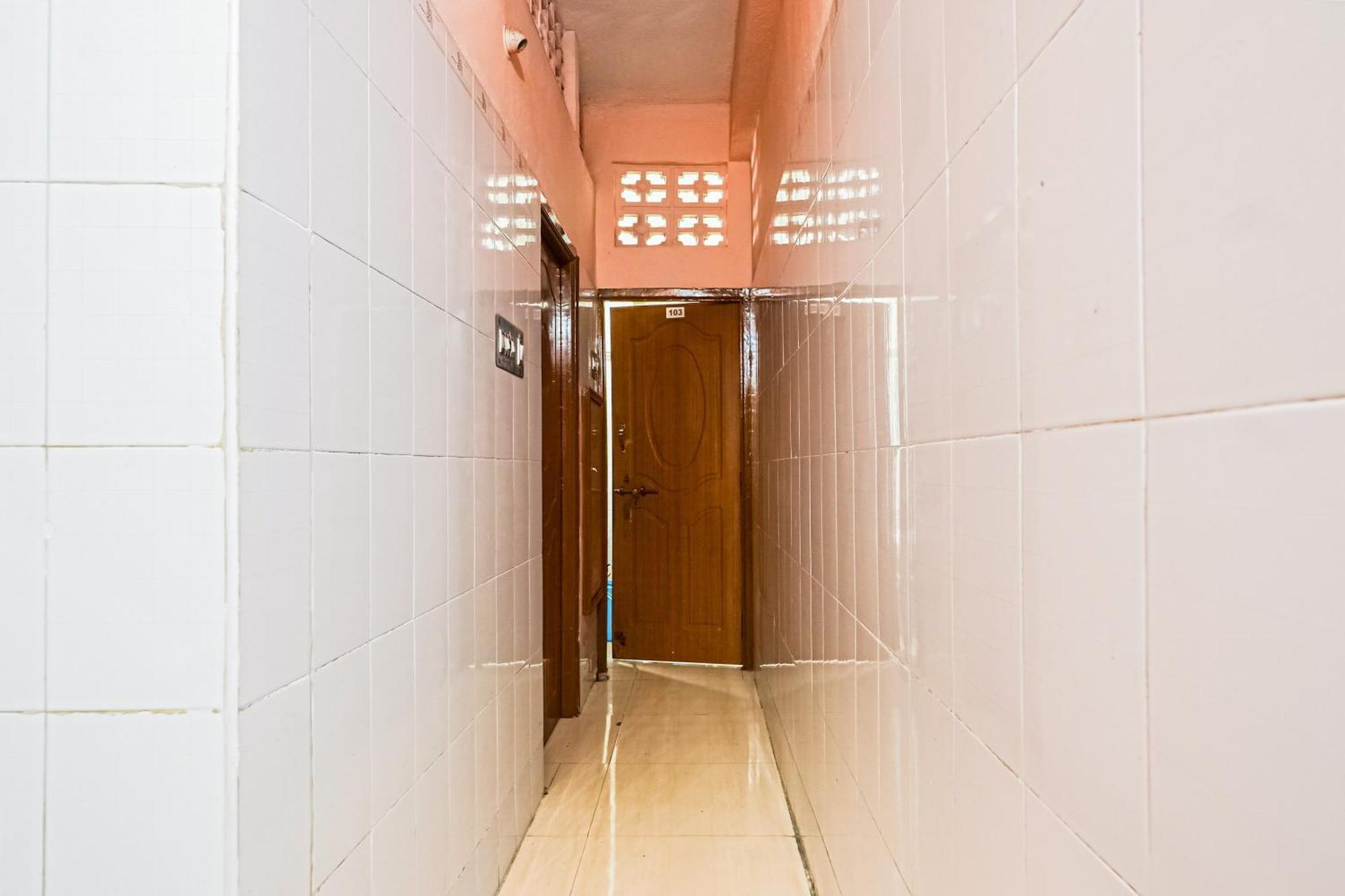 Hotel Spot On Venkata Sai Residency Tirupati Esterno foto